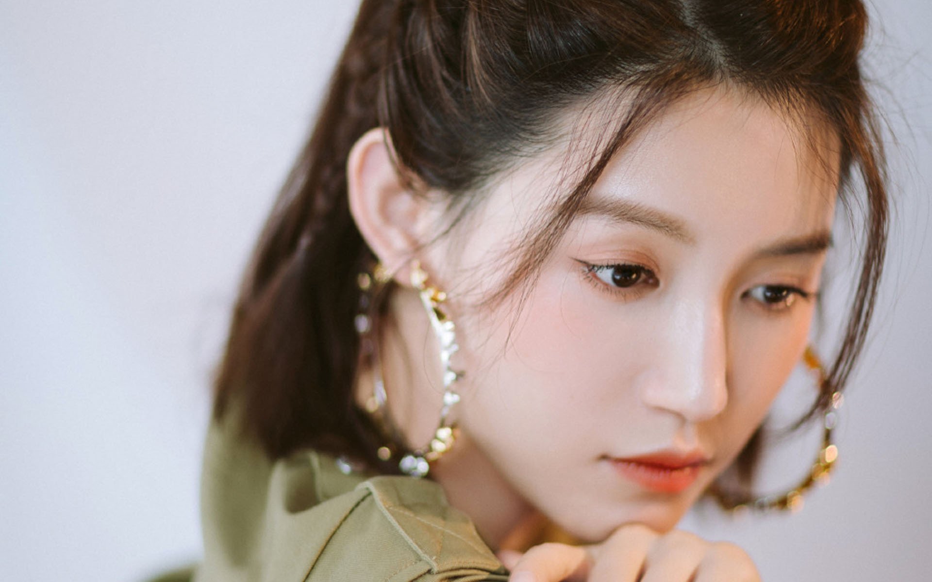 西甲亮点不断，精彩门球和精彩扑救交织上演，西门足球