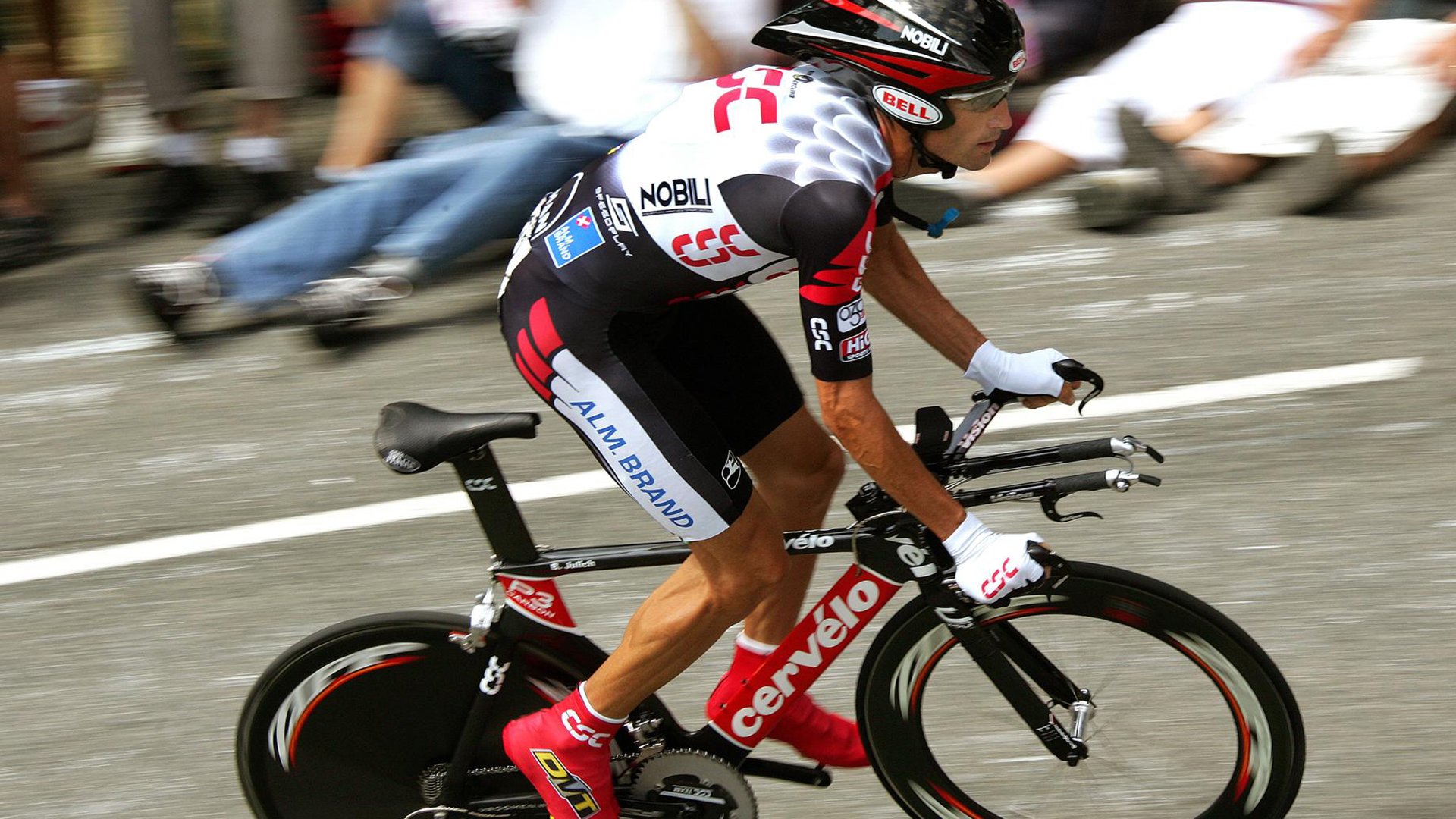 开云app下载中心-WRC阿塞拜疆站：山岚险路上的巅峰对决，阿塞拜疆f1