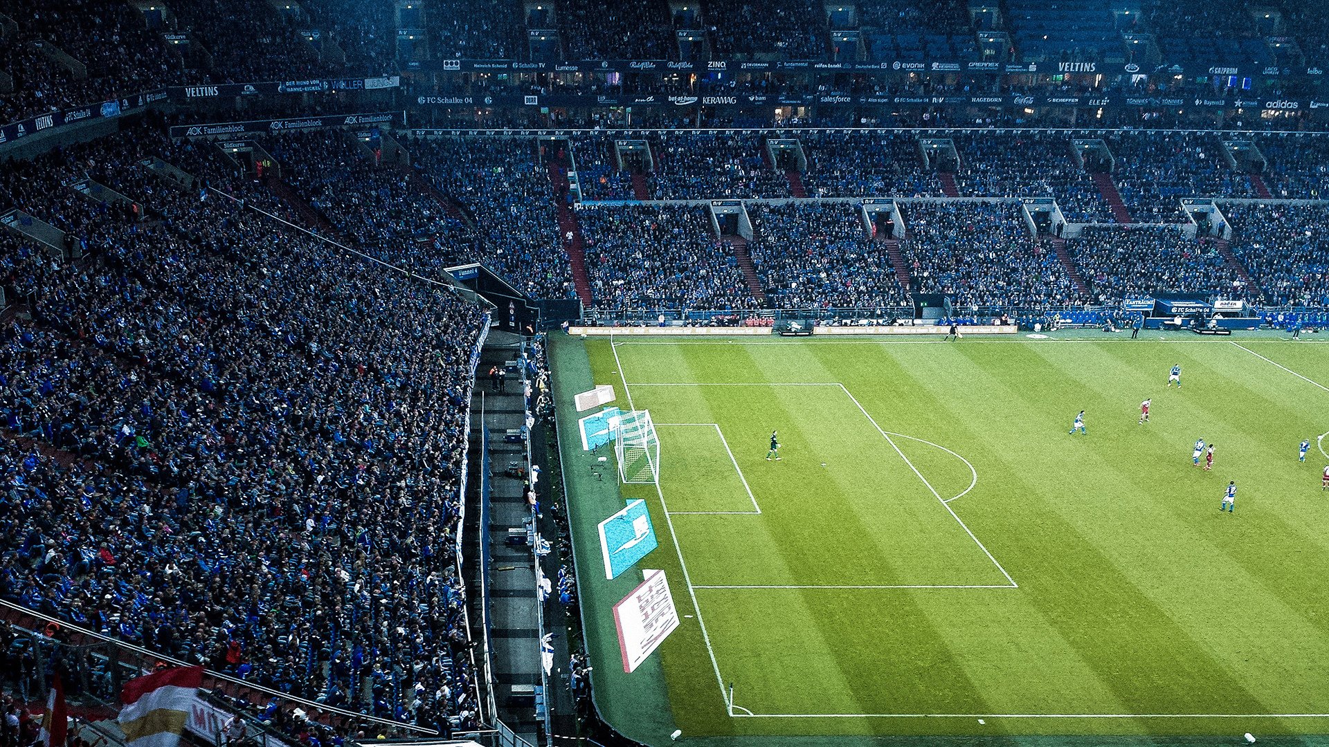 “雪地飙车：北极圈的冰雪战神”，极地雪橇车